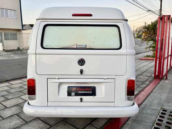 VOLKSWAGEN-KOMBI-1.4 MI FURGÃO 8V FLEX 3P MANUAL VOLKSWAGEN-KOMBI-2013