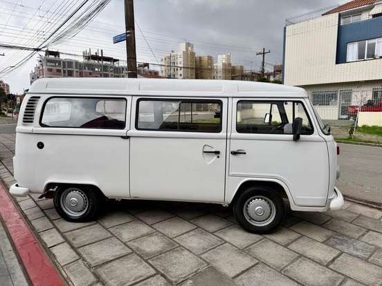 VOLKSWAGEN-KOMBI-1.4 MI STD LOTAÇÃO 8V FLEX 3P MANUAL VOLKSWAGEN-KOMBI-2013