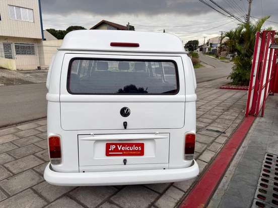 VOLKSWAGEN-KOMBI-2013