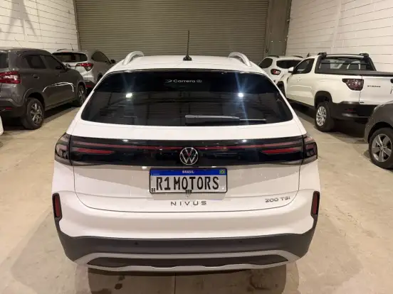 VOLKSWAGEN-NIVUS-1.0 200 TSI TOTAL FLEX HIGHLINE AUTOMÁTICO VOLKSWAGEN-NIVUS-2025