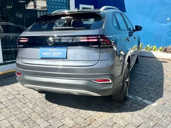 VOLKSWAGEN-NIVUS-1.0 200 TSI TOTAL FLEX HIGHLINE AUTOMÁTICO VOLKSWAGEN-NIVUS-2023