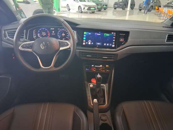 VOLKSWAGEN-NIVUS-1.0 200 TSI TOTAL FLEX HIGHLINE AUTOMÁTICO VOLKSWAGEN-NIVUS-2025