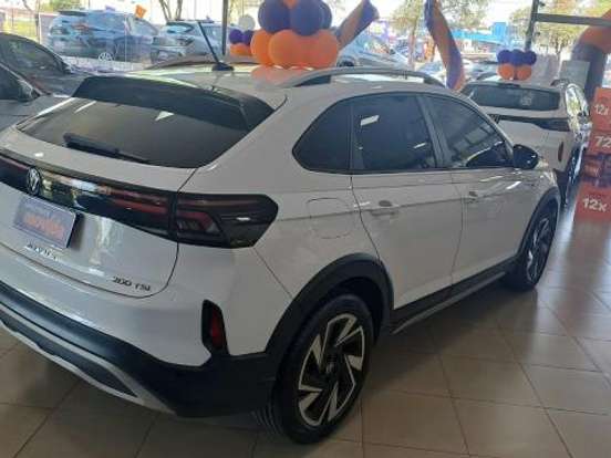VOLKSWAGEN-NIVUS-1.0 200 TSI TOTAL FLEX HIGHLINE AUTOMÁTICO VOLKSWAGEN-NIVUS-2025