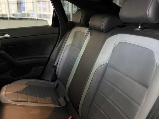 VOLKSWAGEN-NIVUS-1.0 200 TSI TOTAL FLEX HIGHLINE AUTOMÁTICO VOLKSWAGEN-NIVUS-2023