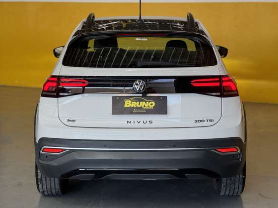 VOLKSWAGEN-NIVUS-1.0 200 TSI TOTAL FLEX HIGHLINE AUTOMÁTICO VOLKSWAGEN-NIVUS-2023