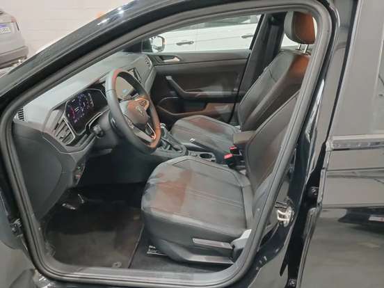 VOLKSWAGEN-NIVUS-1.0 200 TSI TOTAL FLEX HIGHLINE AUTOMÁTICO VOLKSWAGEN-NIVUS-2025