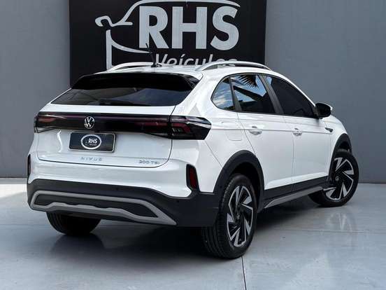 VOLKSWAGEN-NIVUS-1.0 200 TSI TOTAL FLEX HIGHLINE AUTOMÁTICO VOLKSWAGEN-NIVUS-2025