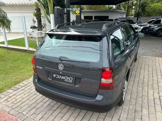 VOLKSWAGEN-PARATI-2008