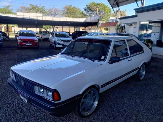 VOLKSWAGEN-PASSAT-1986