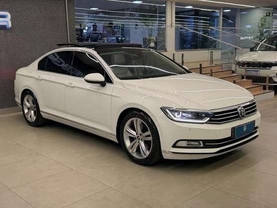 VOLKSWAGEN-PASSAT-2.0 16V TSI BLUEMOTION GASOLINA HIGHLINE 4P DSG VOLKSWAGEN-PASSAT-2017