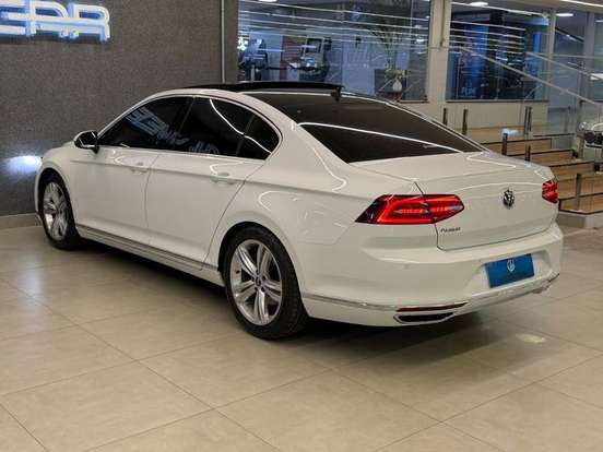 VOLKSWAGEN-PASSAT-2.0 16V TSI BLUEMOTION GASOLINA HIGHLINE 4P DSG VOLKSWAGEN-PASSAT-2017