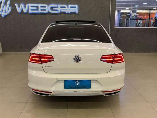 VOLKSWAGEN-PASSAT-2017