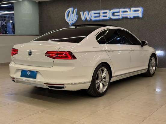VOLKSWAGEN-PASSAT-2017