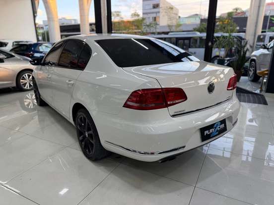 VOLKSWAGEN-PASSAT-2013