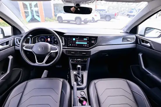 VOLKSWAGEN-POLO-2023