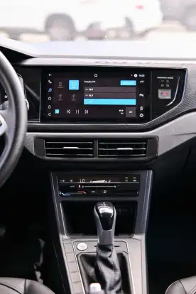 VOLKSWAGEN-POLO-2023
