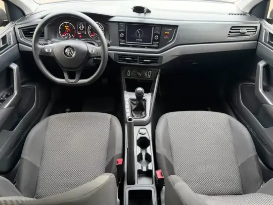 VOLKSWAGEN-POLO-2019