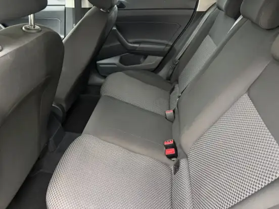 VOLKSWAGEN-POLO-2019