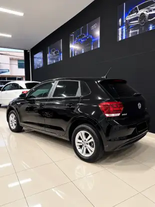 VOLKSWAGEN-POLO-2022