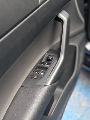 VOLKSWAGEN-POLO-2018