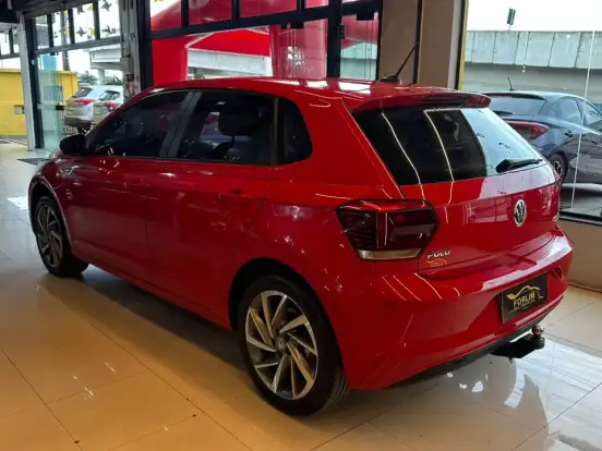 VOLKSWAGEN-POLO-1.0 200 TSI HIGHLINE AUTOMÁTICO VOLKSWAGEN-POLO-2019
