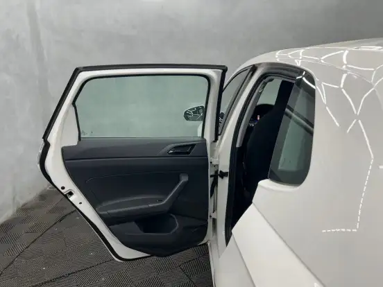 VOLKSWAGEN-POLO-2024