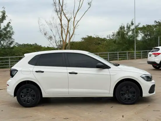 VOLKSWAGEN-POLO-2023