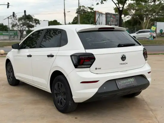 VOLKSWAGEN-POLO-2023