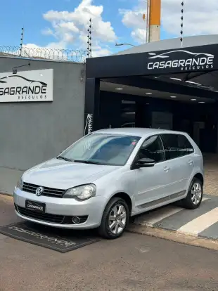 VOLKSWAGEN-POLO-2012