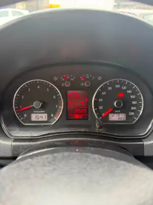 VOLKSWAGEN-POLO-2012