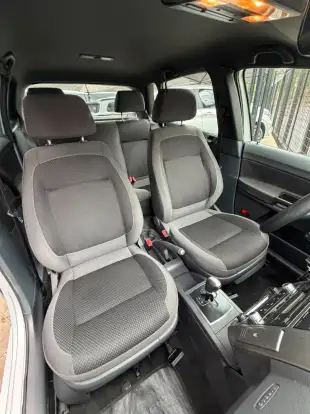 VOLKSWAGEN-POLO-2012