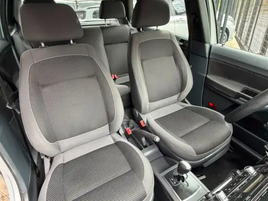 VOLKSWAGEN-POLO-1.6 MI SPORTLINE 8V FLEX 4P AUTOMATIZADO VOLKSWAGEN-POLO-2012