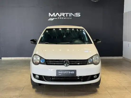 VOLKSWAGEN-POLO-2012