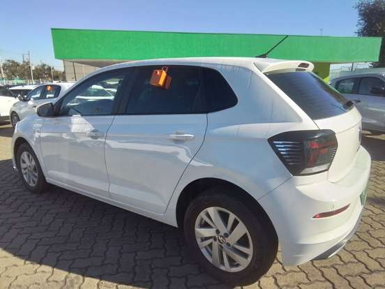 VOLKSWAGEN-POLO-1.0 170 TSI COMFORTLINE AUTOMÁTICO VOLKSWAGEN-POLO-2024