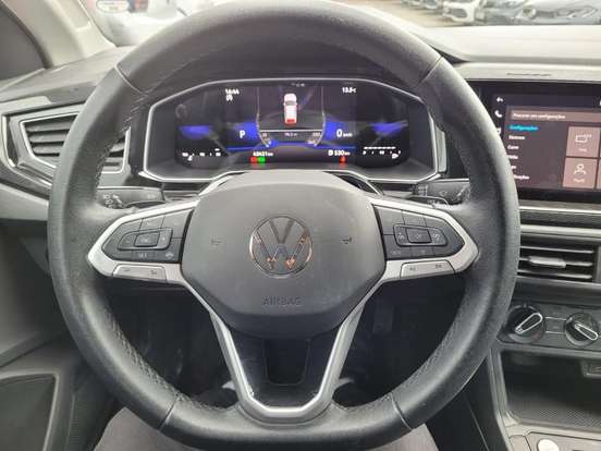 VOLKSWAGEN-POLO-2024