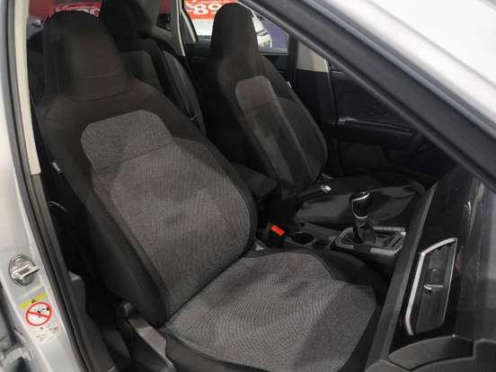 VOLKSWAGEN-POLO-1.0 170 TSI COMFORTLINE AUTOMÁTICO VOLKSWAGEN-POLO-2024