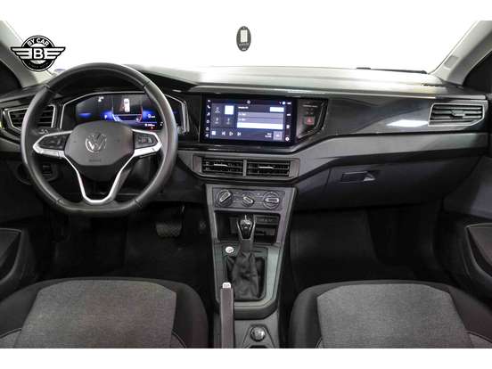 VOLKSWAGEN-POLO-2024