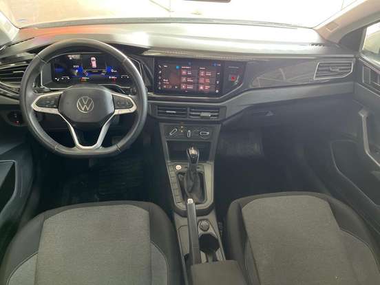 VOLKSWAGEN-POLO-2024