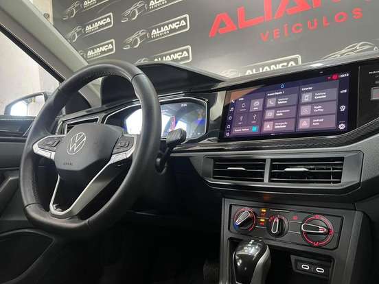 VOLKSWAGEN-POLO-2024