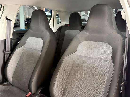 VOLKSWAGEN-POLO-2025