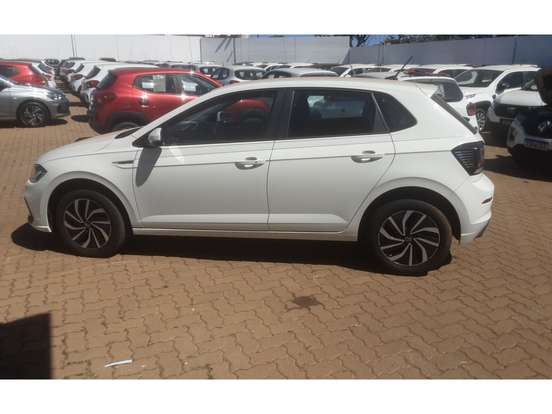VOLKSWAGEN-POLO-2025