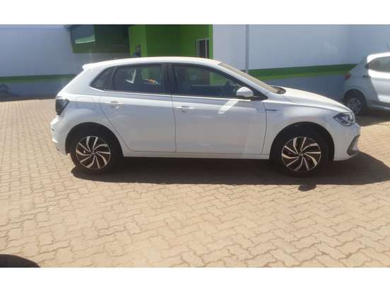 VOLKSWAGEN-POLO-1.0 170 TSI HIGHLINE AUTOMÁTICO VOLKSWAGEN-POLO-2025