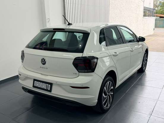 VOLKSWAGEN-POLO-2025