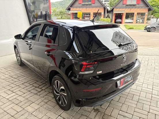 VOLKSWAGEN-POLO-2024