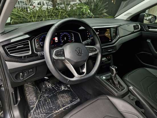 VOLKSWAGEN-POLO-2023