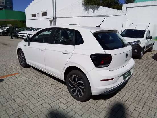 VOLKSWAGEN-POLO-2025