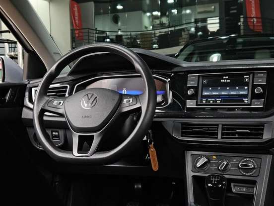 VOLKSWAGEN-POLO-2022