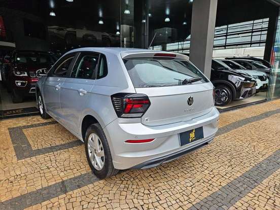 VOLKSWAGEN-POLO-2022