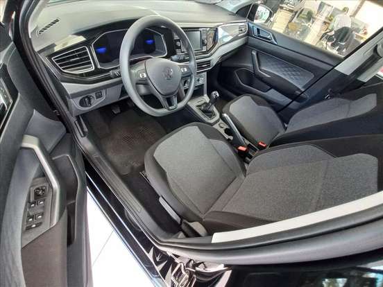 VOLKSWAGEN-POLO-2022
