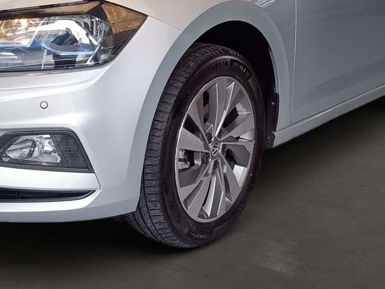 VOLKSWAGEN-POLO-1.0 200 TSI COMFORTLINE AUTOMÁTICO VOLKSWAGEN-POLO-2018